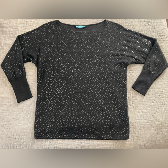 Alice + Olivia Sweater Size Medium 100% Wool Black Sequin Round Neck Oversized